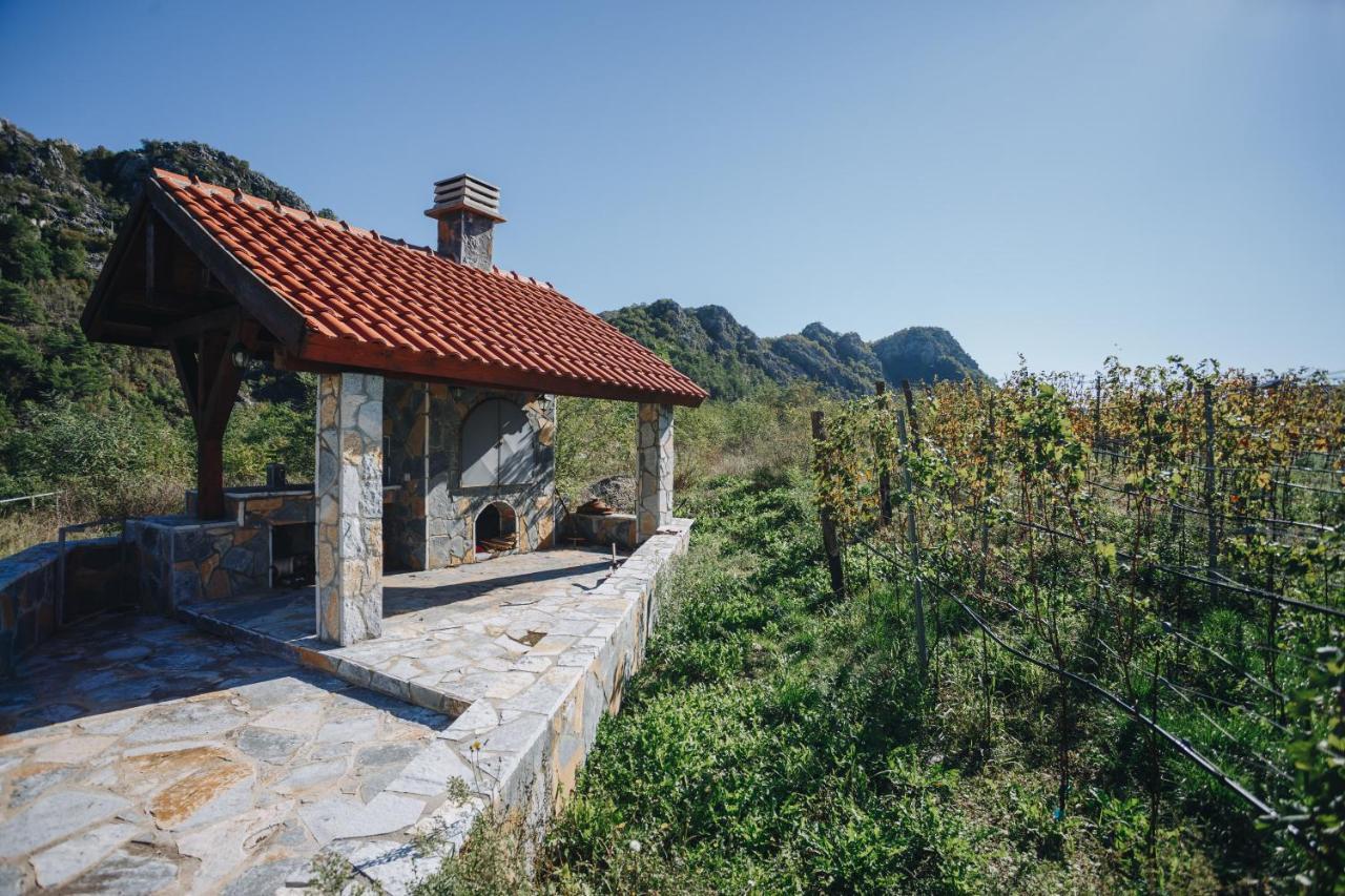 Eco Winery Lipovac Apartments Cetinje Esterno foto